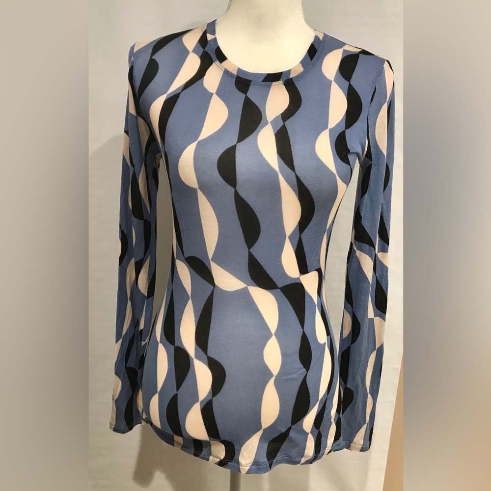 🌺🌺🌺BCBG MaxAzria Thin Stretchy Jersey Top, Size S
